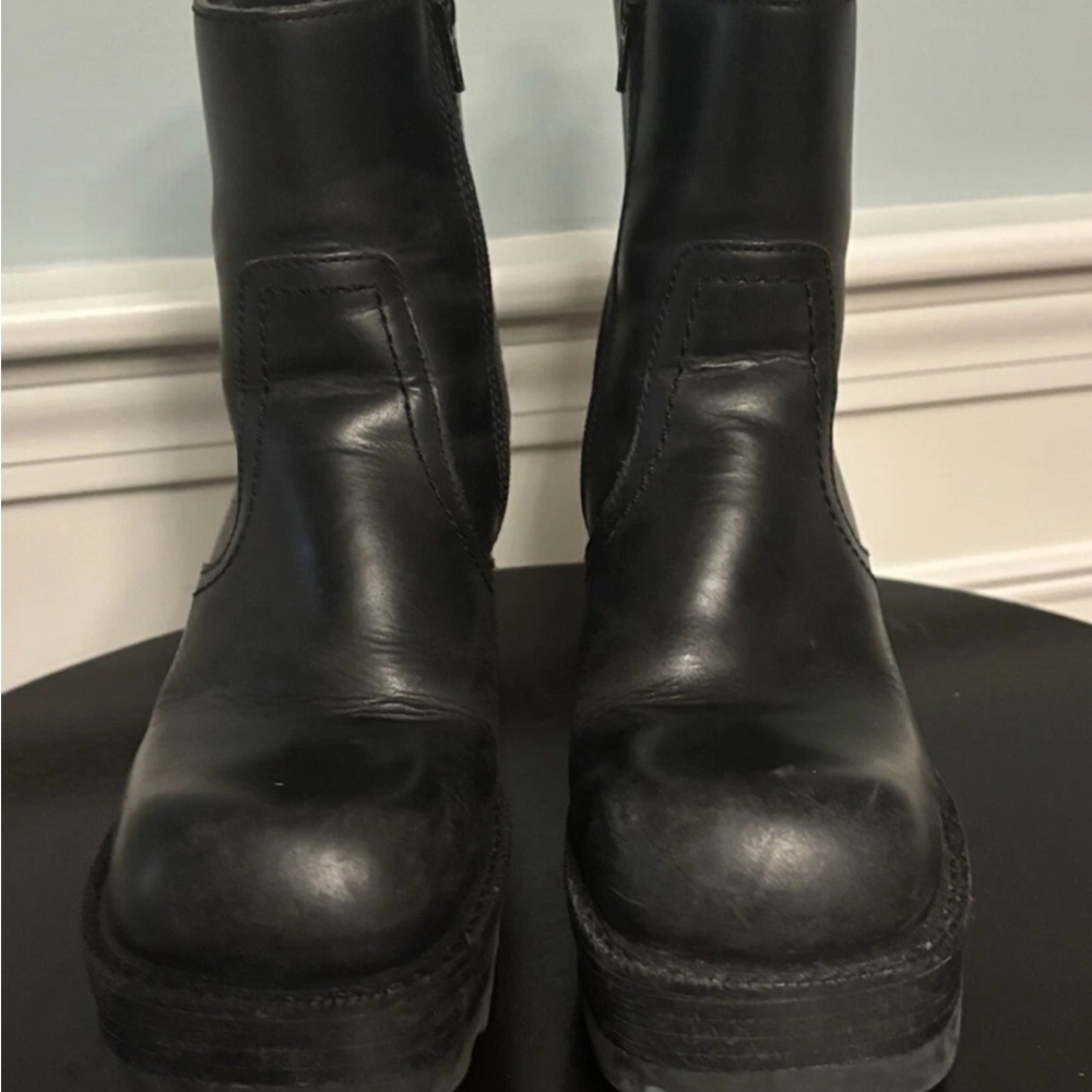 Steve Madden Black Y2K CHUNKY SPIN BOOTS